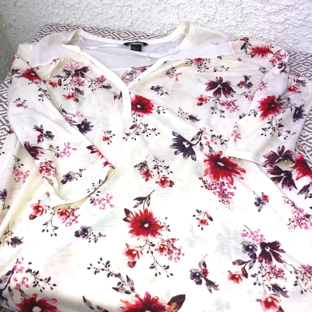 H&M Floral piece vintage large woman’s Top